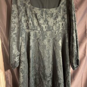 Elegant Green Patterned Dress